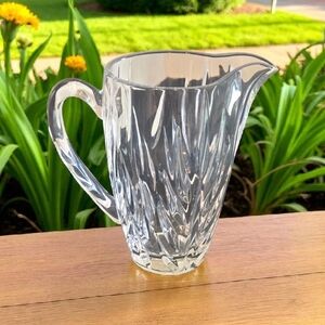 Elegant Clear‎ Glass Pitcher